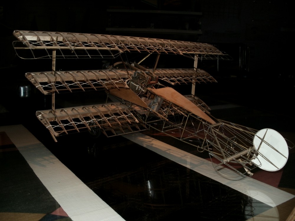 Eigenbau der Fokker Dr.1 im Maßstab 1/15.Zwei jahre waren für den Bau dieses Modells notwendig.