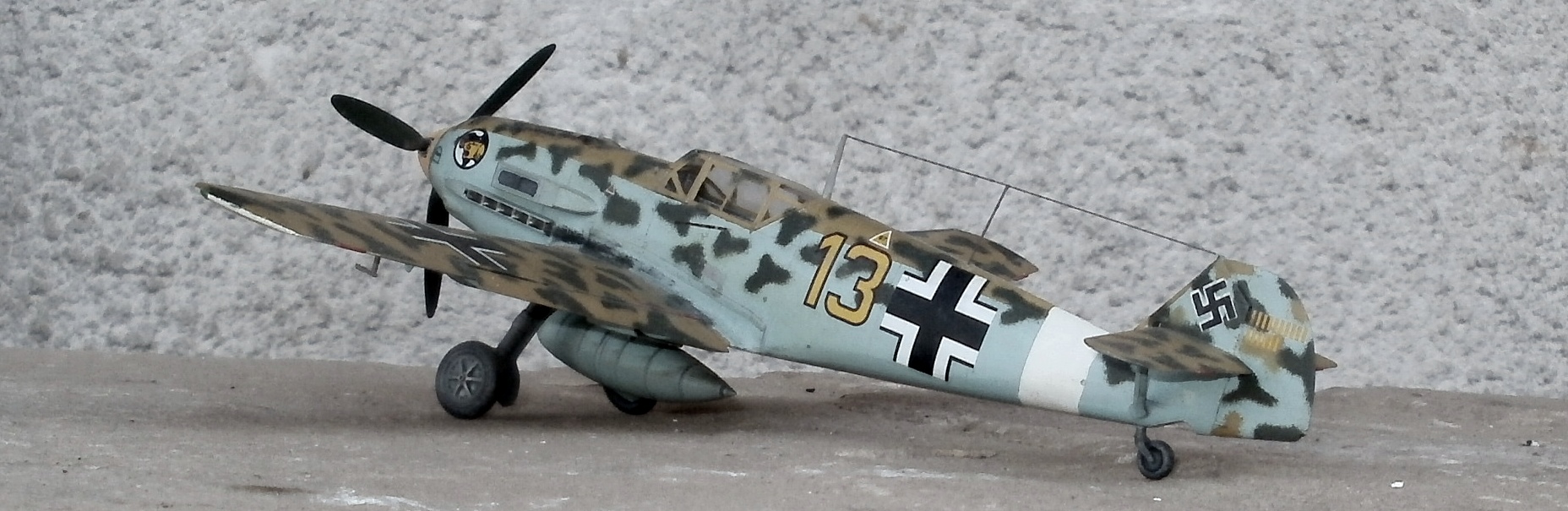 Bf 109 der 3. Gruppe des Jagdgeschwaders 27. 1942 in Lybien - Nord Afrika - Hasegawa 1/48