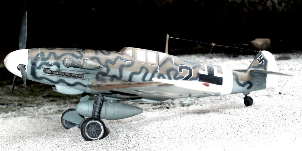 Me 109 G6 in der Tropenversion. Geflogen so in der 1. Gruppe des Jagdgeschwaders 77. 1943 in Tunis - Nord Afrika - Hobby Craft 1/48