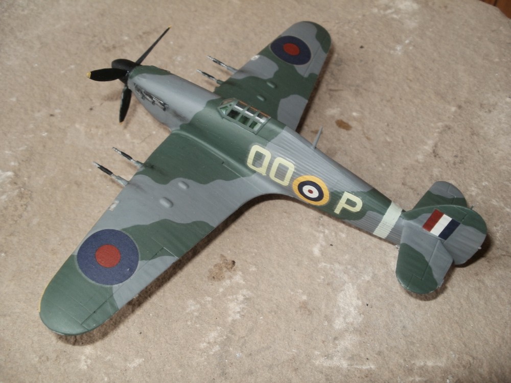 Hawker Hurricane von Hasegawa im Maßstab 1/72. Gebaut von Finn Engels - 6 Jahre - mit Papas Unterstützung.