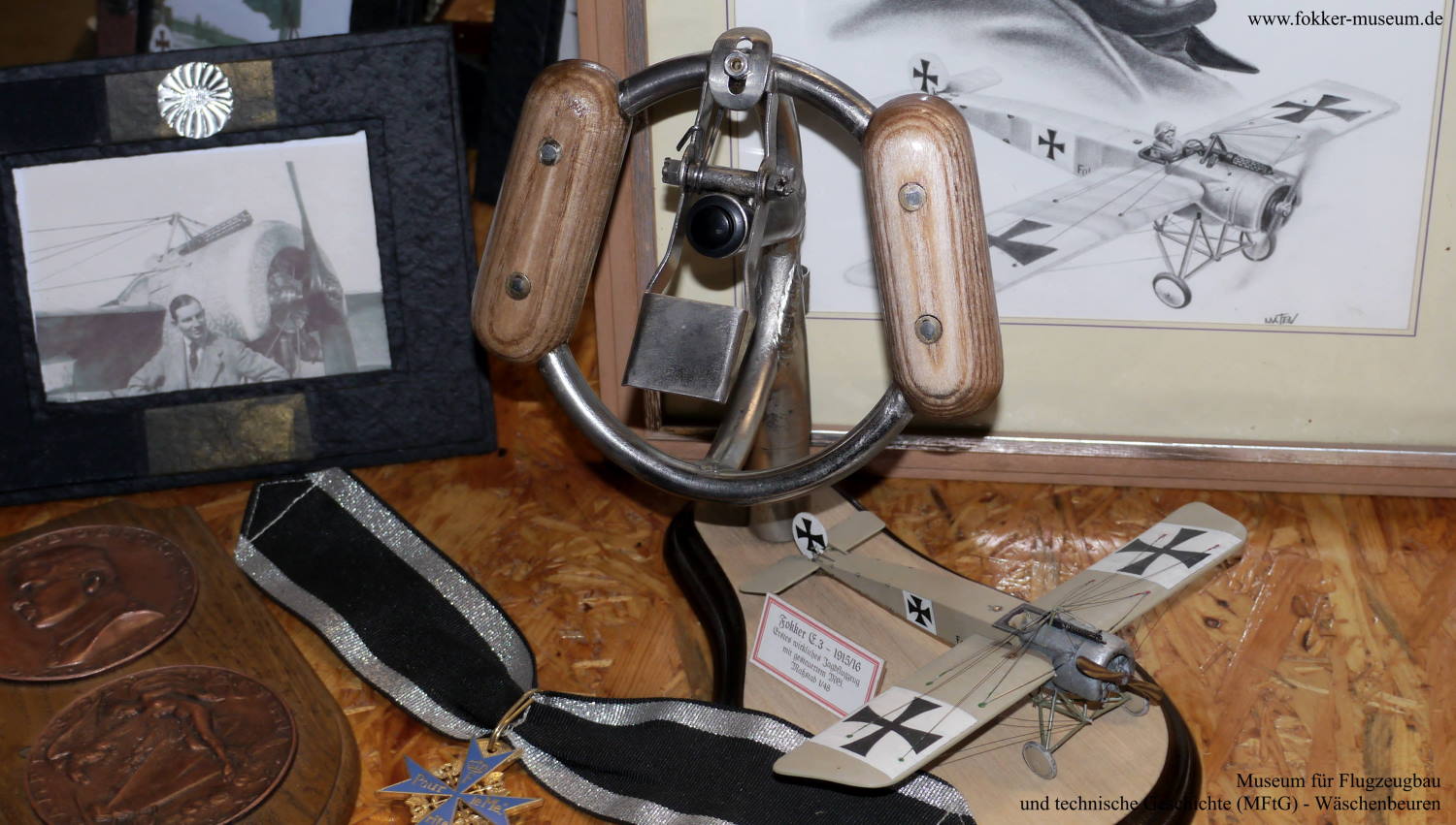 Engels E.3 (Fokker D.7) - Steuerknüppelgriff