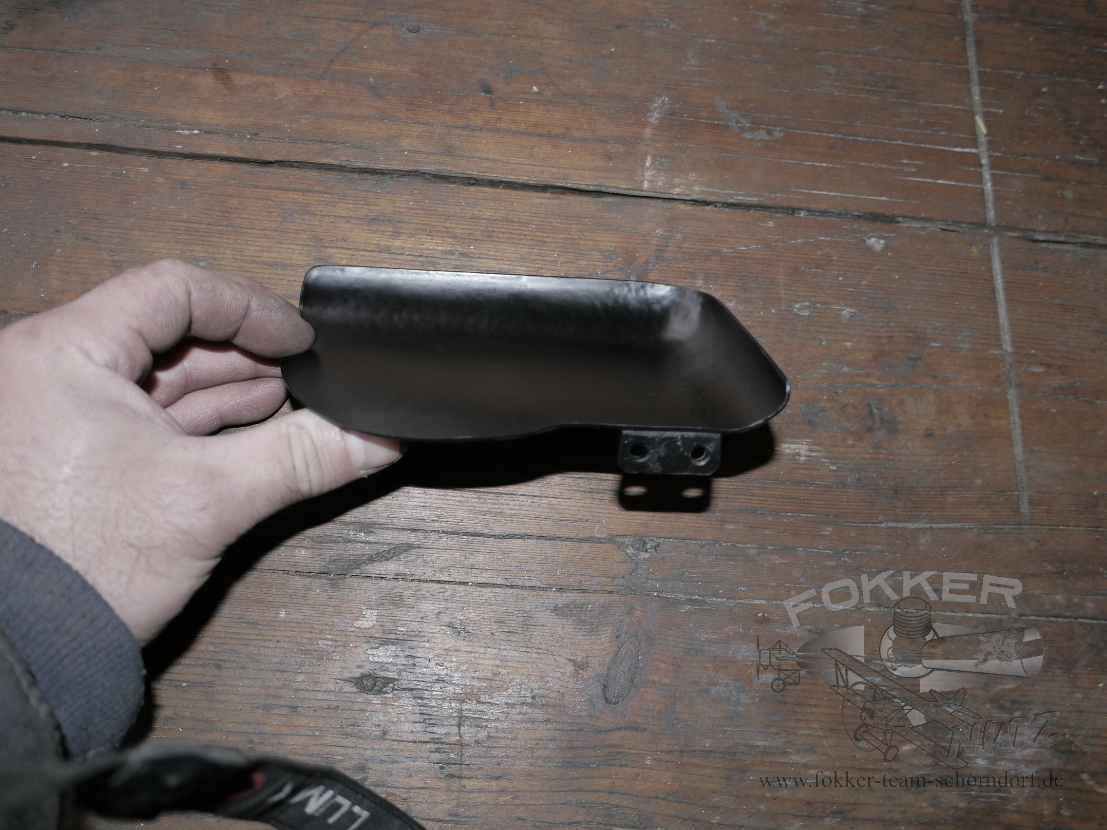 Engels E.1 (Fokker Dr.1) - empty cartridge slide