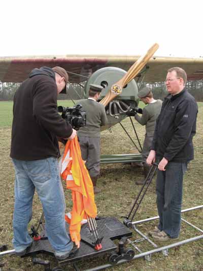 Adreamgetswings(2)klein.jpg (41314 Byte)