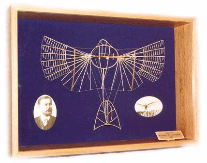Otto Lilienthals kleiner Schlagflgelapparat von 1893. Auf 100 Exemplare limitiert.